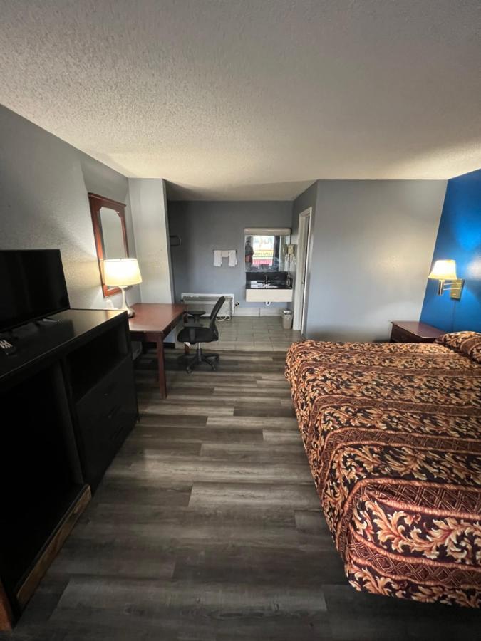 Motel Executive And -